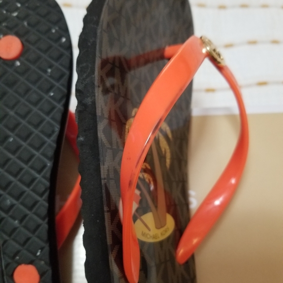 Michael Kors flip flops - Picture 5 of 6